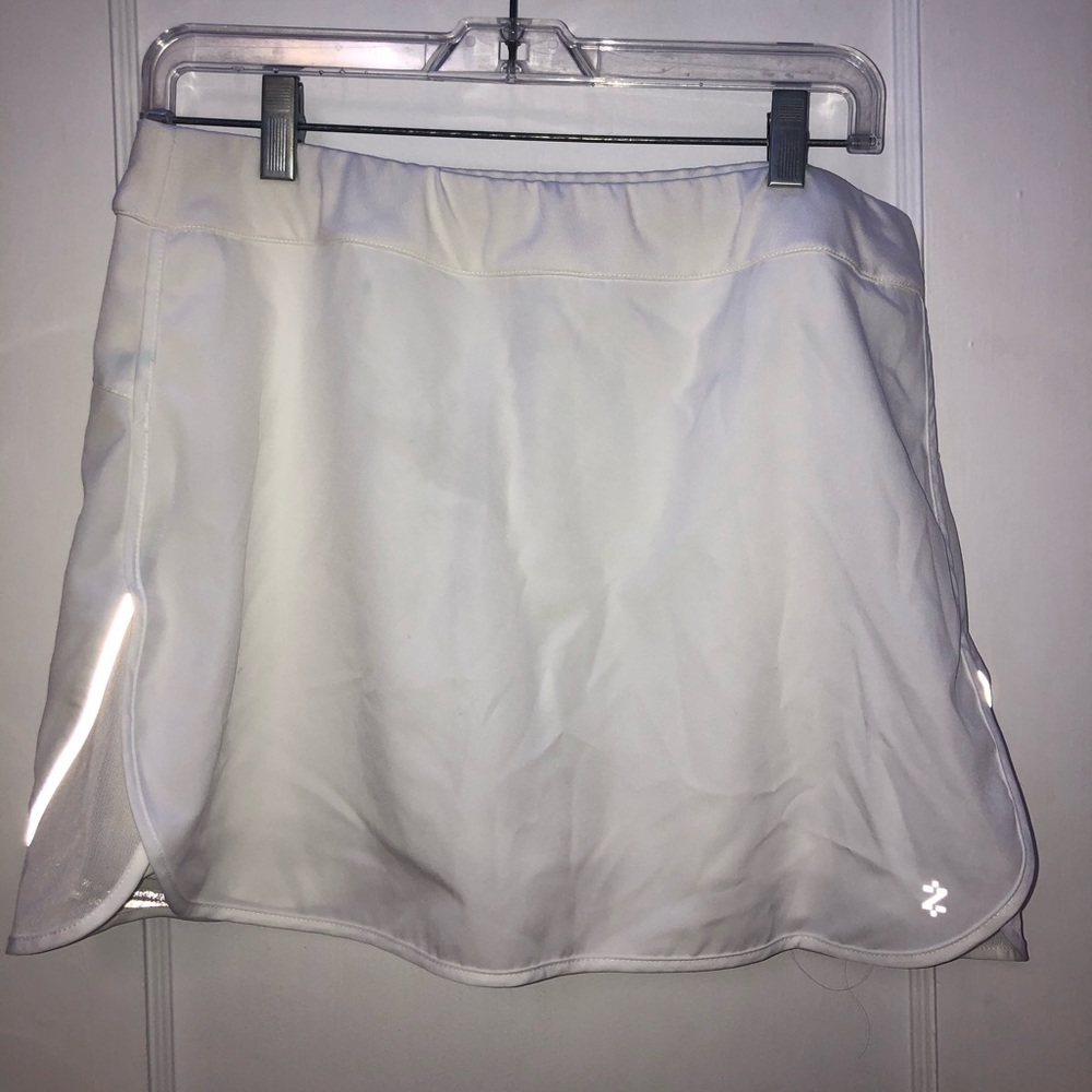 ATHLETIC WHITE TENNIS SKORT